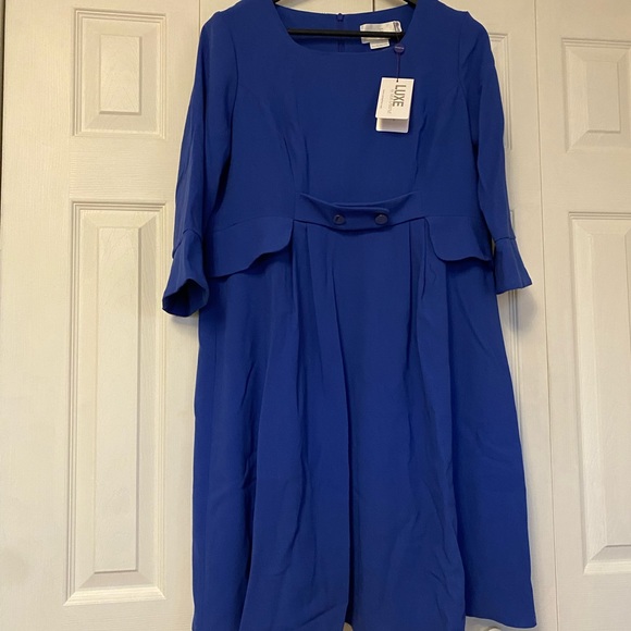 Seraphine’s Royal Blue Tailored Maternity Dress - Picture 5 of 13